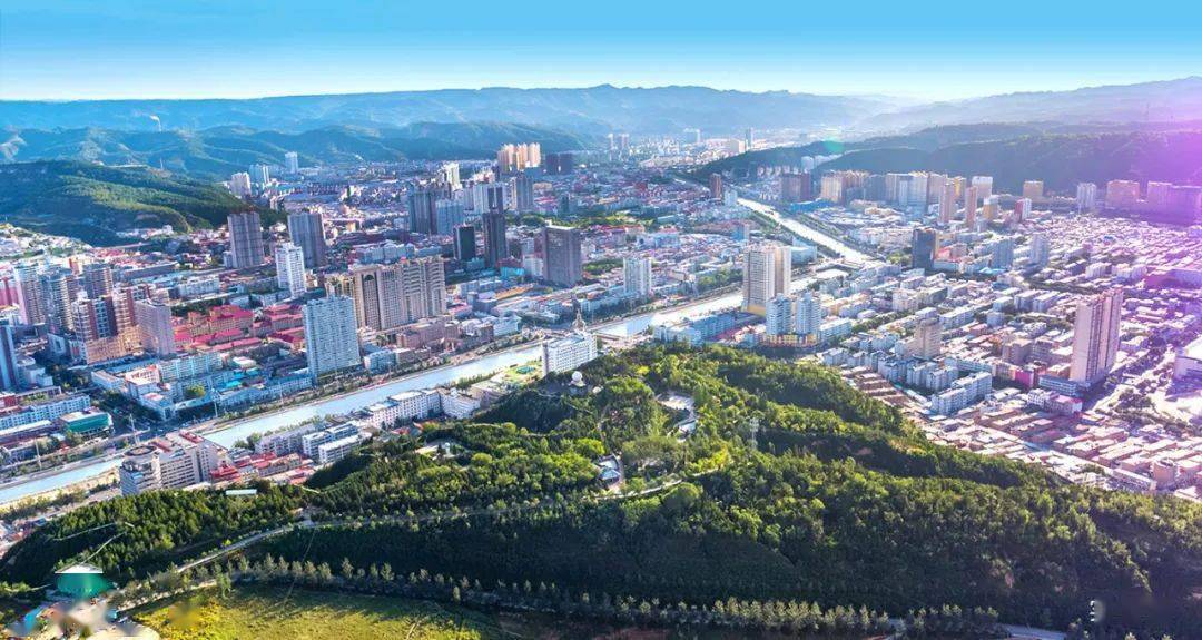 吕梁小巷深处的独特风味美食之旅